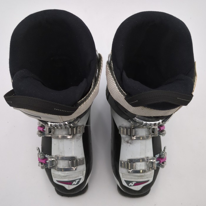 【美品】ノルディカ　NORDICA NEXT サイズ23.5cm 4バックル 美品】ノルディカ NORDICA NEXT サイズ23.5cm 4バックル