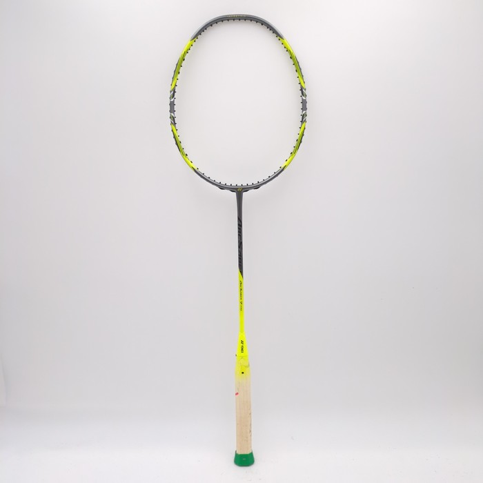 YONEX アークセイバー7 プロバドミントンラケット くわえ込む球持ちで精密コントロール性能を高めたバドミントンラケット