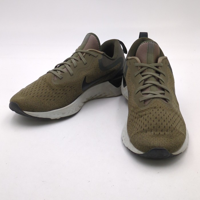 ナイキ オデッセイリアクト NIKE Odyssey React 26cm ベストアップデイト！大きく変わった「ナイキ オデッセイ リアクト
