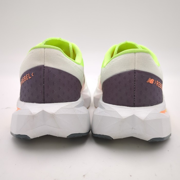 New Balance FuelCell Rebel v4 26cm 中古 新品未使用】ニューバランス FuelCell Rebel v4 LG4 26cm（箱有