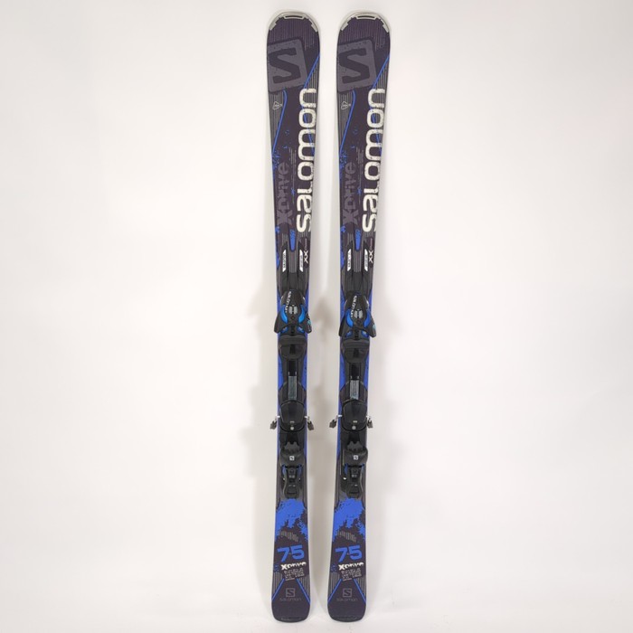 美中古子供用スキー板Salomon NFX jr 130cm ビン付ツインチップ 美中古子供用スキー板Salomon NFX jr 130cm ビン付ツインチップ