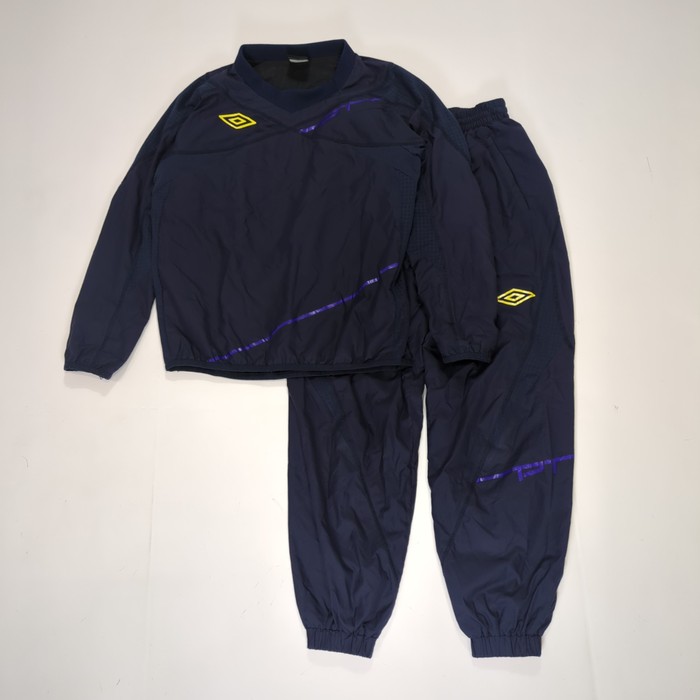 XL相当 美品】UMBRO 中綿 ピステ 上下セット O アンブロ サッカー